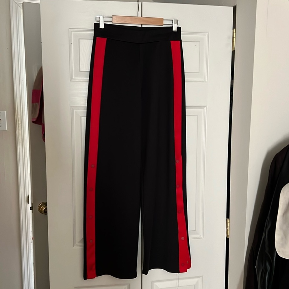 Black and red Zara jogger style wide leg pants in size S